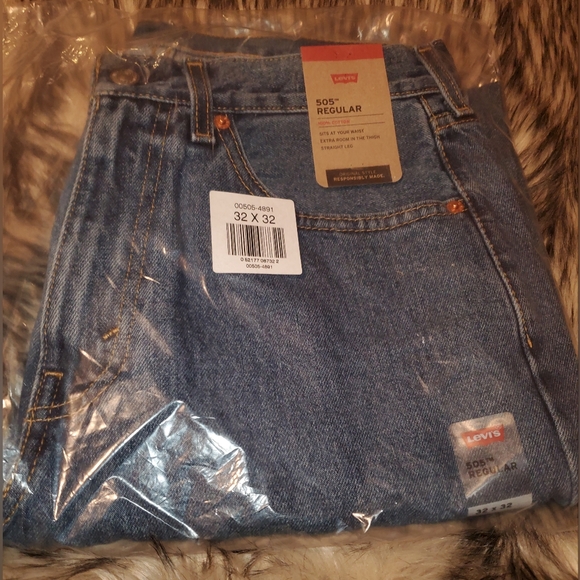 New Men's Levi's 505 Regular Fit Jeans size 32x32 - Picture 1 of 2